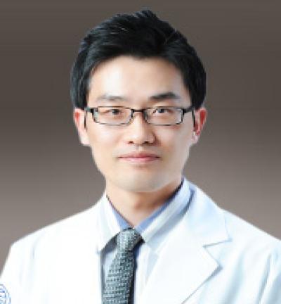 엄태웅 의료상담원장
